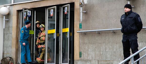 La entrada de la estación del metro Sennaya Ploschad en San Petersburgo - Sputnik Mundo