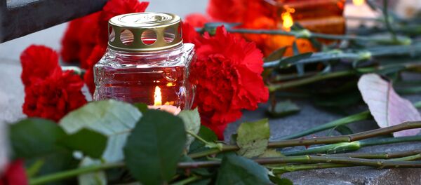 Homenaje a las víctimas de la tragedia en San Petersburgo - Sputnik Mundo