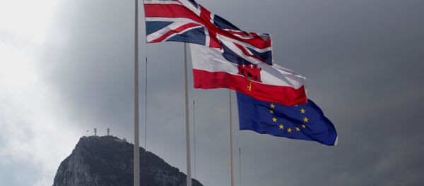Las banderas del Reino Unido, Gibraltar y la UE - Sputnik Mundo