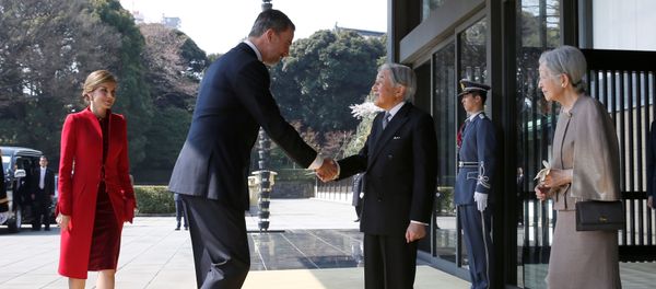 Los Reyes de España se reúnen con los emperadores de Japón - Sputnik Mundo