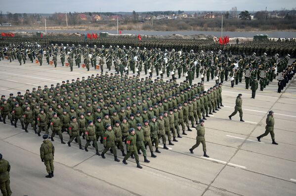 Una mirada furtiva al desfile del Día de la Victoria 2017 - Sputnik Mundo