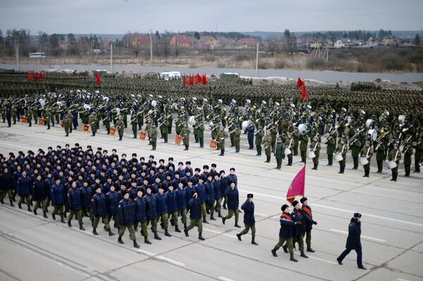 Una mirada furtiva al desfile del Día de la Victoria 2017 - Sputnik Mundo