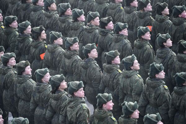 Una mirada furtiva al desfile del Día de la Victoria 2017 - Sputnik Mundo