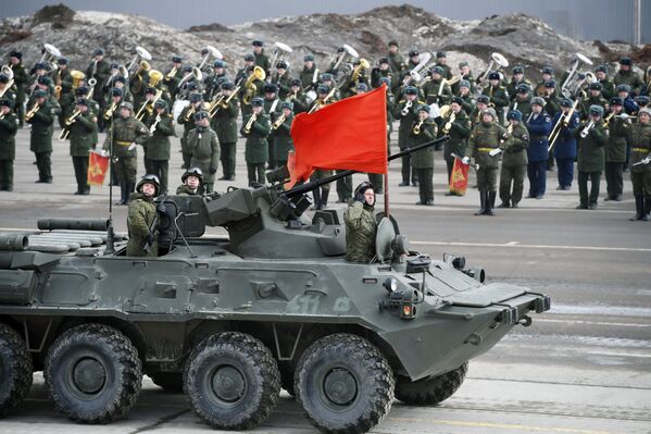 Una mirada furtiva al desfile del Día de la Victoria 2017 - Sputnik Mundo