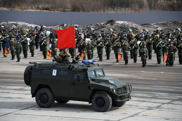 Una mirada furtiva al desfile del Día de la Victoria 2017 - Sputnik Mundo