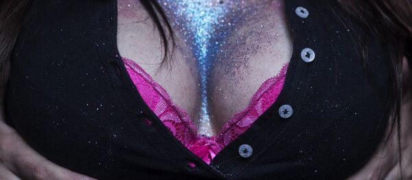 Un escote Un escote - Sputnik Mundo