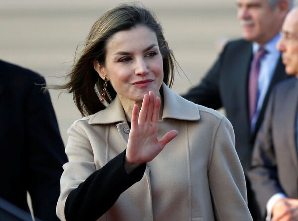 La reina Letizia en el aeropuerto internacional de Haneda en Tokio. - Sputnik Mundo