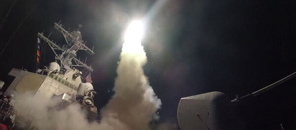 Lanzamiento de un misil desde un buque estadounidense - Sputnik Mundo