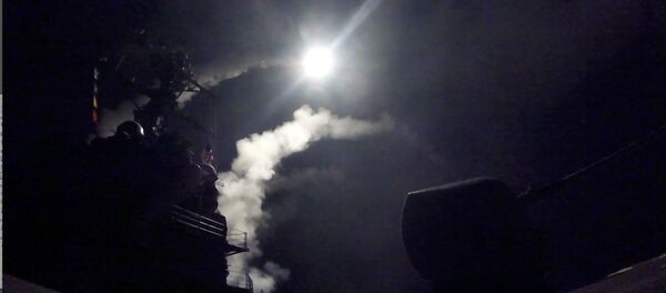 Lanzamiento de misil de crucero Tomahawk - Sputnik Mundo