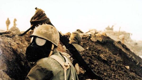 Soldado iraní durante la guerra Irán-Irak (archivo) Soldado iraní durante la guerra Irán-Irak (archivo) - Sputnik Mundo