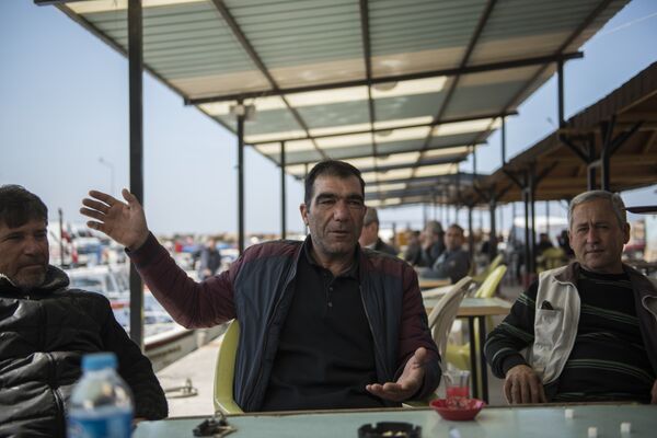 El capitán Ergun Duman habla con los periodistas de la agencia Sputnik El capitán Ergun Duman habla con los periodistas de la agencia Sputnik - Sputnik Mundo