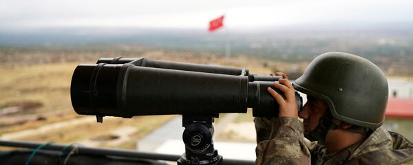 Un soldado turco en la frontera entre Siria y Turquía (archivo) - Sputnik Mundo