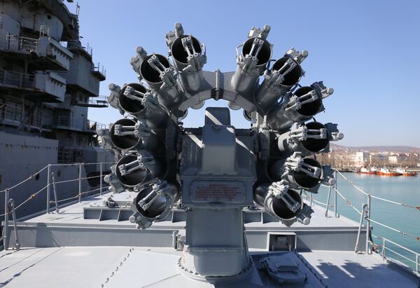 Los misiles Kalibr en la fragata Almirante Grigorovich - Sputnik Mundo
