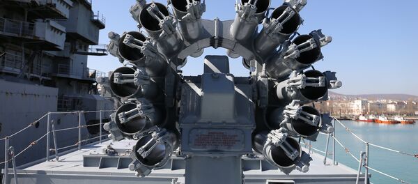 Los misiles Kalibr en la fragata Almirante Grigorovich - Sputnik Mundo