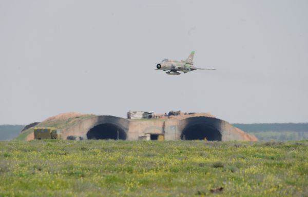 Las Fuerzas Aéreas de Siria reanudaron los vuelos desde el aeródromo Shairat - Sputnik Mundo