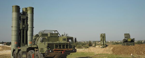 Sistemas de misiles antiaéreos S-400 (archivo) Sistemas de misiles antiaéreos S-400 (archivo) - Sputnik Mundo