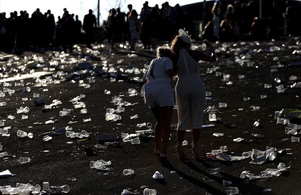 Británicas celebran el 'Ladies Day' - Sputnik Mundo