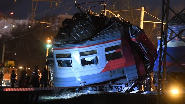 Choque de trenes en el oeste de Moscú - Sputnik Mundo