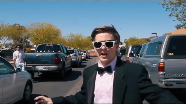 El estadounidense Jacob Staudenmaeir invita a Emma Stone a su baile de graduación - Sputnik Mundo