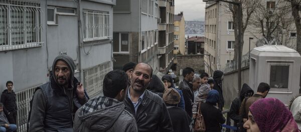 Refugiados sirios en la Embajada de Alemania en Turquía Refugiados sirios en la Embajada de Alemania en Turquía - Sputnik Mundo