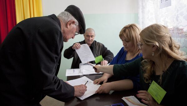Un colegio electoral en Tsjinval - Sputnik Mundo