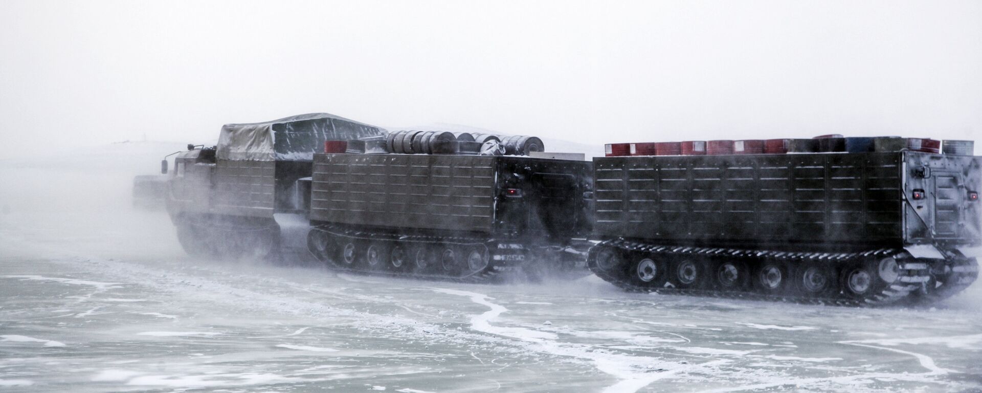 Las pruebas del nuevo armamento moderno y la maquinaria bélica rusos en el Ártico - Sputnik Mundo, 1920, 06.04.2021
