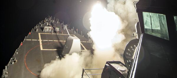 El ataque de EEUU contra la base aérea en Siria - Sputnik Mundo