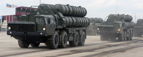 Misiles antiaéreos S-400 Misiles antiaéreos S-400 - Sputnik Mundo