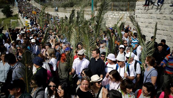 Procesión tradicional del Domingo de Ramos - Sputnik Mundo