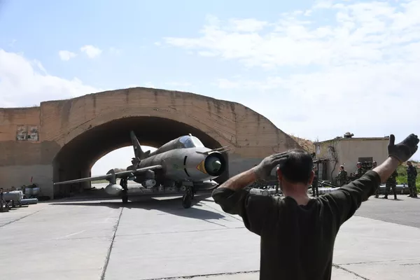 Así funciona la base aérea de Shairat tras el bombardeo de EEUU Así funciona la base aérea de Shairat tras el bombardeo de EEUU - Sputnik Mundo