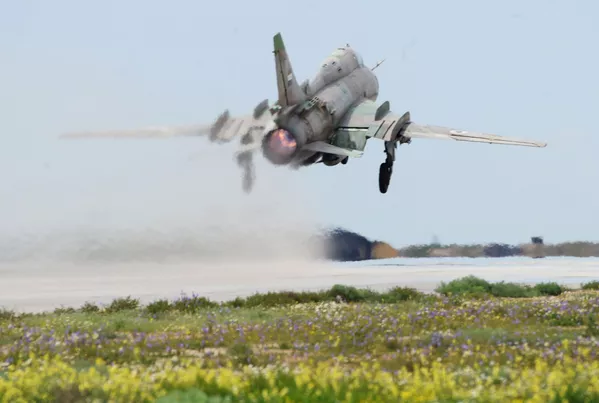 Así funciona la base aérea de Shairat tras el bombardeo de EEUU Así funciona la base aérea de Shairat tras el bombardeo de EEUU - Sputnik Mundo
