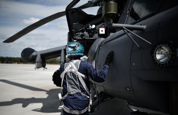 Bérkuti, las águilas de hierro de Rusia - Sputnik Mundo