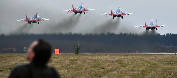 Las Fuerzas Aéreas rusas se preparan para el desfile del Día de la Victoria - Sputnik Mundo