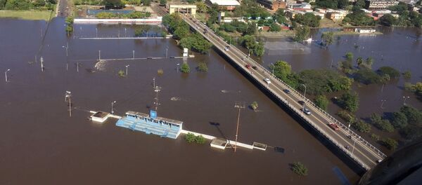 Edificios enteros se quedaron sumergidos en las inundaciones al norte de Uruguay - Sputnik Mundo