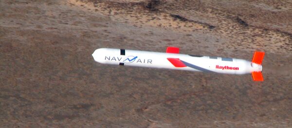 Misil estadounidense Tomahawk - Sputnik Mundo