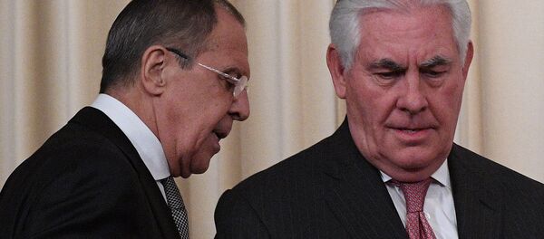Rex Tillerson, el secretario de Estado de EEUU, y Serguéi Lavrov, el canciller ruso - Sputnik Mundo