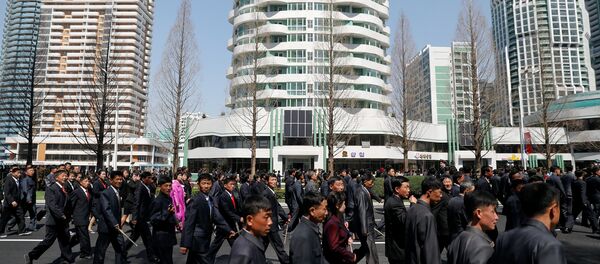 Calle Ryomyong en Pyongyang Calle Ryomyong en Pyongyang - Sputnik Mundo