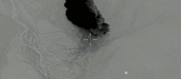 EEUU publica imágenes de la explosión de la 'madre de todas las bombas' en Afganistán - Sputnik Mundo