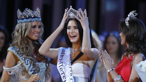 Мисс мира 2008 и Мисс Россия 2007 Ксения Сухинова, обладательница титула Мисс Россия 2009 София Рудьева, Мисс Вселенная 2008 Диана Мендоза Мисс мира 2008 и Мисс Россия 2007 Ксения Сухинова, обладательница титула Мисс Россия 2009 София Рудьева, Мисс Вселенная 2008 Диана Мендоза - Sputnik Mundo