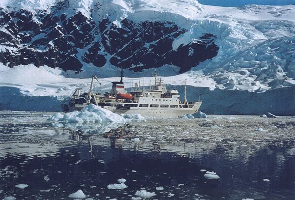 El buque Académico Borís Petrov del Instituto de Geoquímica y Química Analítica Vernadski  - Sputnik Mundo