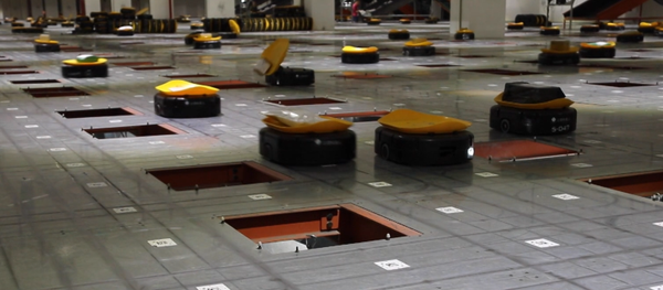 Robotización a toda marcha: un ejército de máquinas 'se apodera' de un almacén chino - Sputnik Mundo