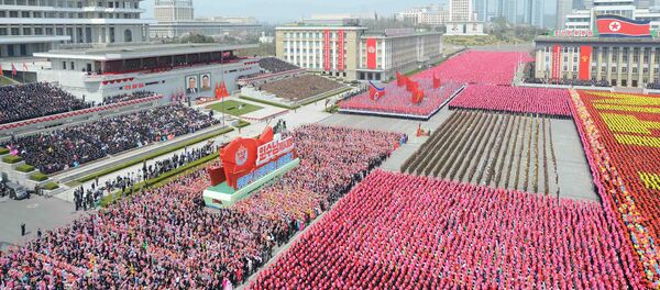 El desfile conmemorativo del 105 aniversario de Kim Il-sung en Pyongyang, Corea del Norte El desfile conmemorativo del 105 aniversario de Kim Il-sung en Pyongyang, Corea del Norte - Sputnik Mundo