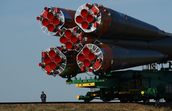 El cohete portador Soyuz FG, en la rampa de lanzamiento del cosmódromo de Baikonur El cohete portador Soyuz FG, en la rampa de lanzamiento del cosmódromo de Baikonur - Sputnik Mundo