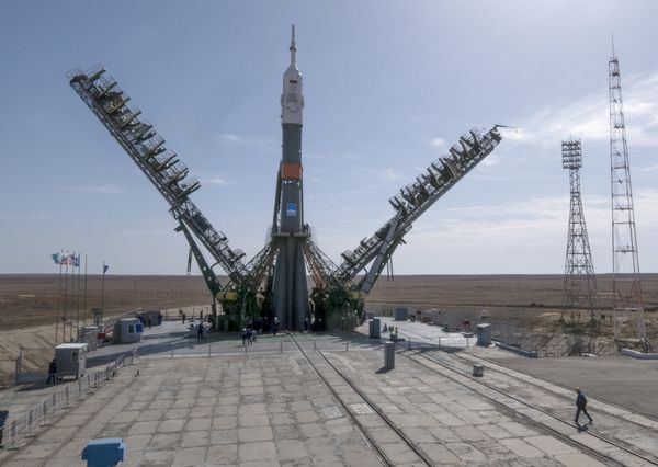 El cohete portador Soyuz FG, en la rampa de lanzamiento del cosmódromo de Baikonur El cohete portador Soyuz FG, en la rampa de lanzamiento del cosmódromo de Baikonur - Sputnik Mundo