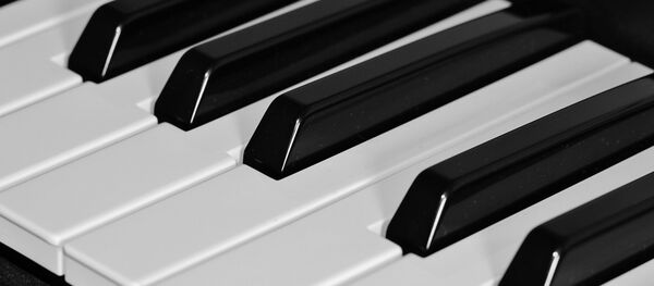 Piano - Sputnik Mundo