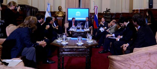 El embajador de Rusia en Argentina, Victor Koronelli, se reúne con senadores locales - Sputnik Mundo