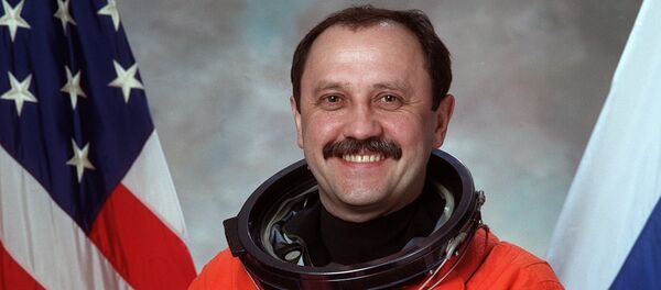 El cosmonatua ruso Yuri Usachov - Sputnik Mundo