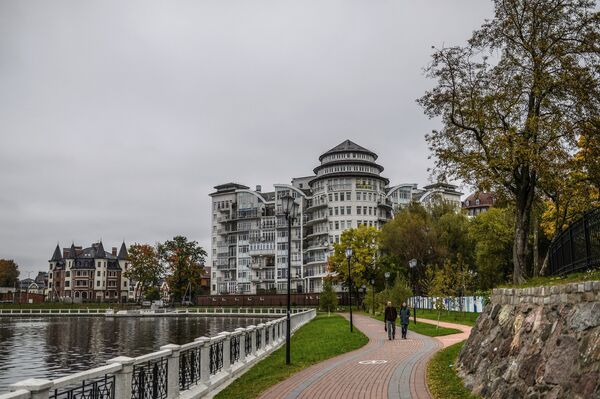 La región de Kaliningrado es un exclave de Rusia justo al centro de la región del Báltico. Comparte sus fronteras con Polonia y Lituania, ambos países miembros de la OTAN, por lo que es considerado un punto estratégico y uno de los distritos militares más protegidos de Rusia. - Sputnik Mundo