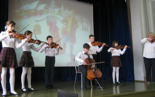El aniversario del colegio Cervantes de Moscú - Sputnik Mundo