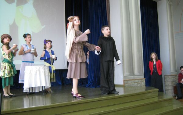 El aniversario del colegio Cervantes de Moscú - Sputnik Mundo